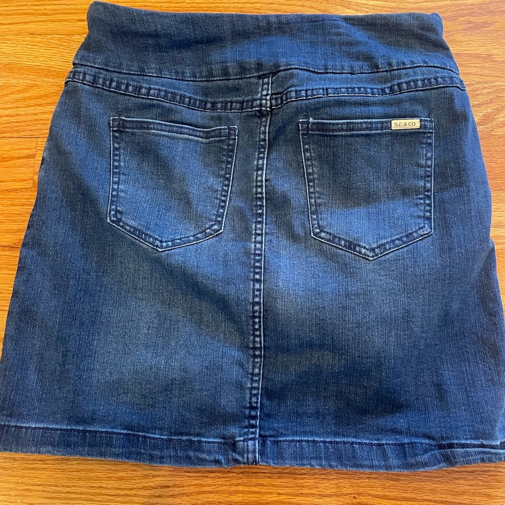 NWOT Woman’s Dark Wash Denim Skort Size Small Sc &Co